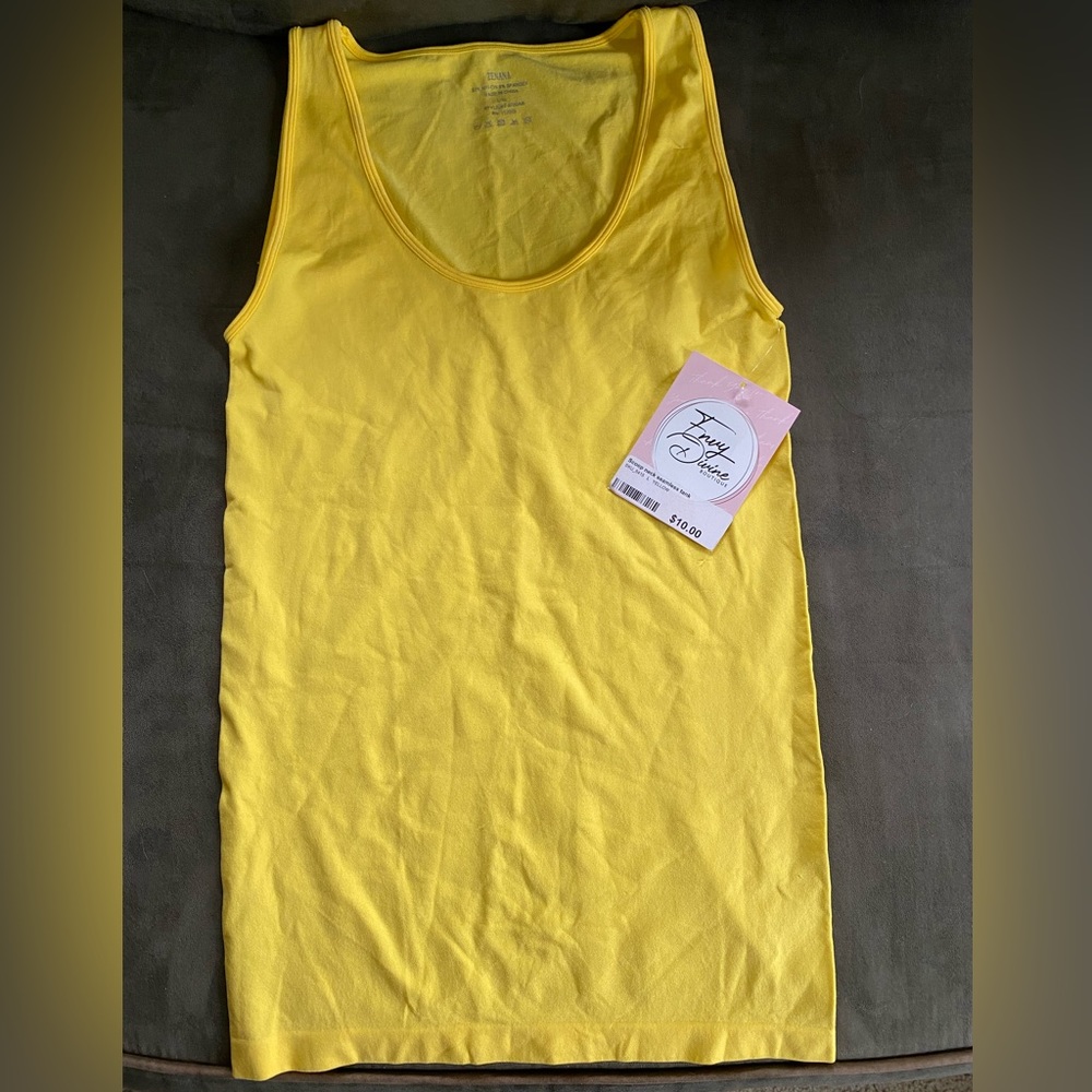 Zenana Scoop Neck Seamless Tank